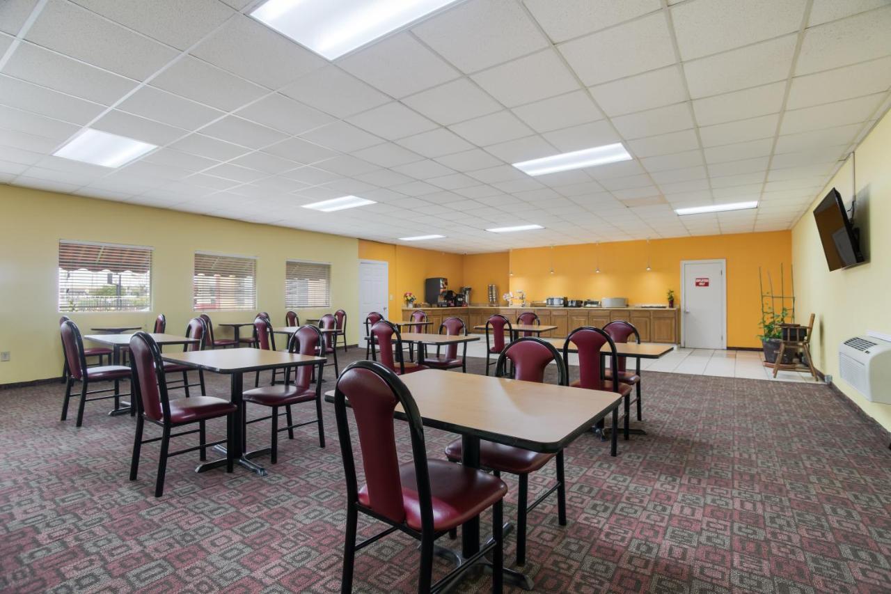 Americas Best Value Inn Tulsa I-44 Oakhurst Exterior photo