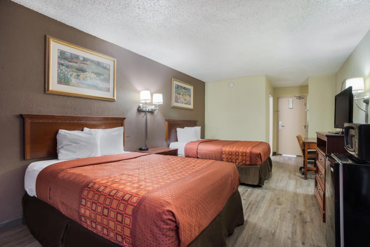 Americas Best Value Inn Tulsa I-44 Oakhurst Exterior photo