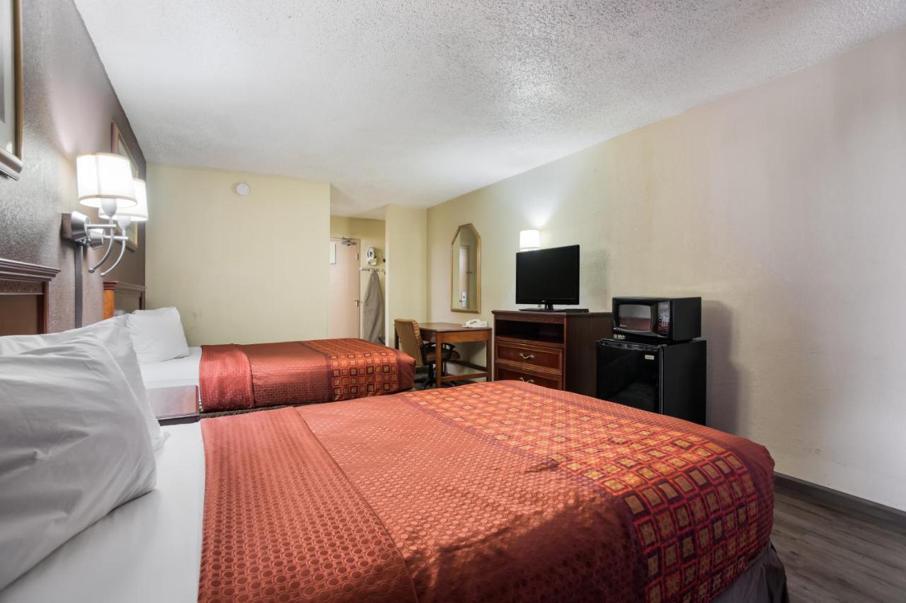 Americas Best Value Inn Tulsa I-44 Oakhurst Exterior photo