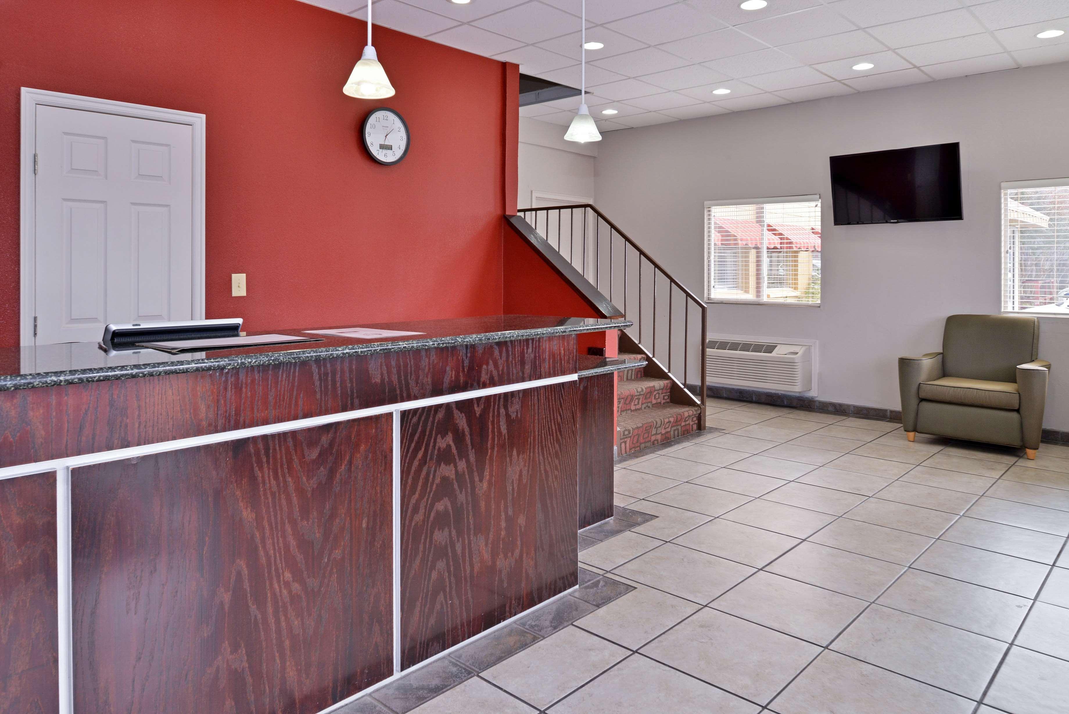 Americas Best Value Inn Tulsa I-44 Oakhurst Exterior photo
